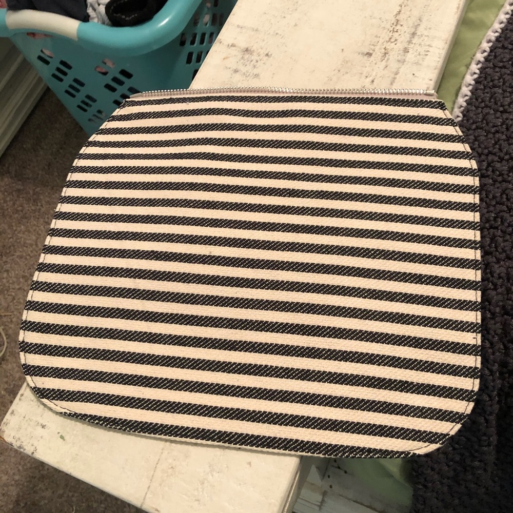 Thirty One Studio Flap